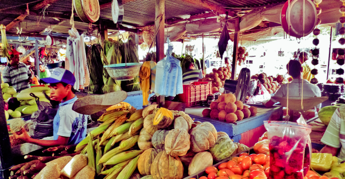 calendario económico completo latinoamericano. Mercado de frutas Barranquilla, Atlantico, Colombia