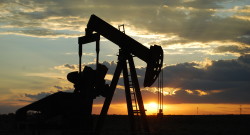 ¿Qué saber? Mar de números rojos en bolsas mundiales; petróleo a la baja