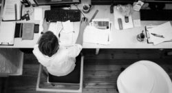Empleo hispano: Tasa de paro desciende a 4.7% en EEUU; desempleo hispano cae a 5.6%