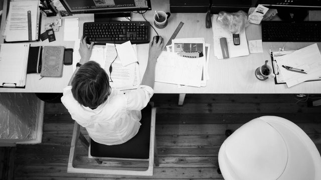 Empleo hispano: Tasa de paro desciende a 4.7% en EEUU; desempleo hispano cae a 5.6%