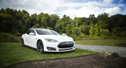 Tesla TSLA Auto Eléctrico Blanco
