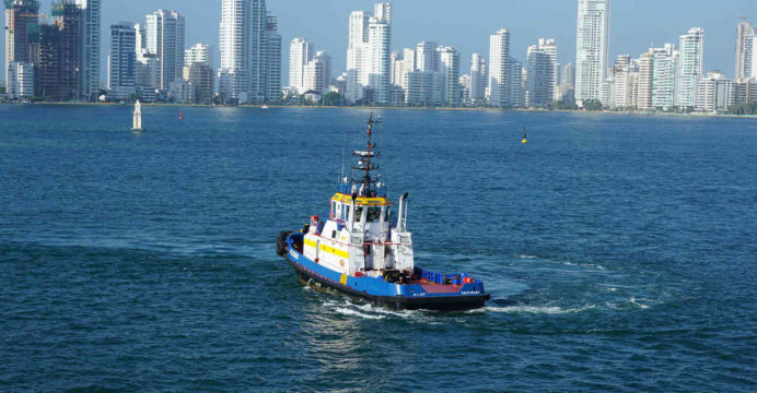 Colombia Cartagena barco remesas familiares